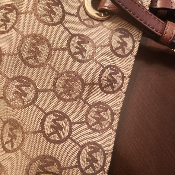 Michael Kors Purse - Picture 5 of 5